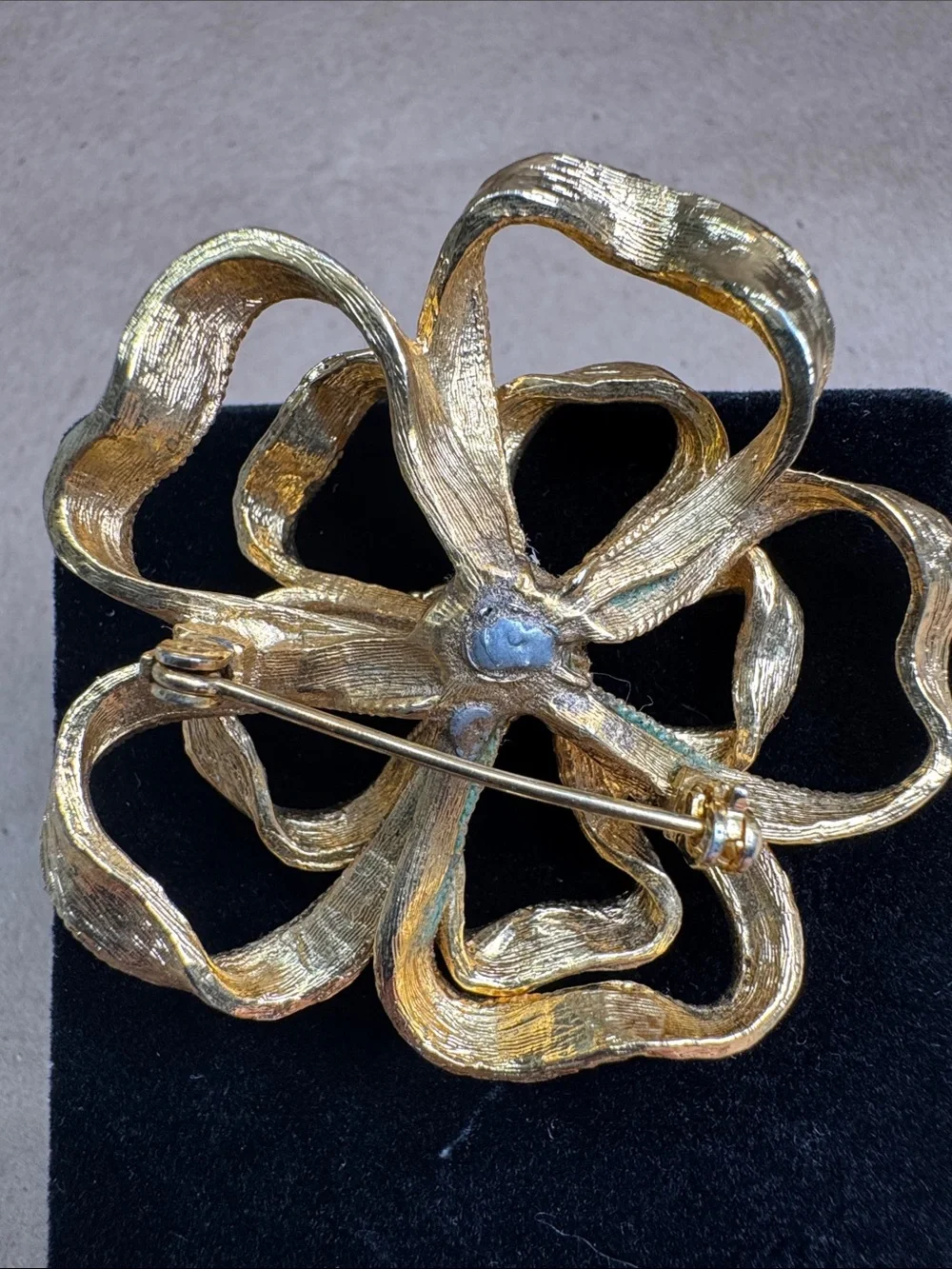 Gold Vintage Flower Brooch with  Crystal Gem Center - Women Jewelry